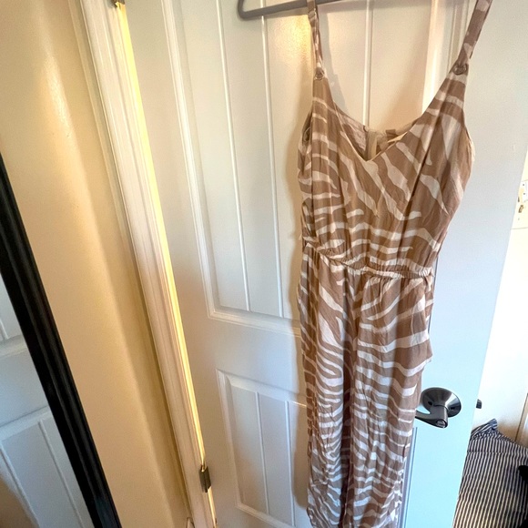 H&M Striped Zebra Print White & Beige Jumpsuit 2 - Picture 2 of 7